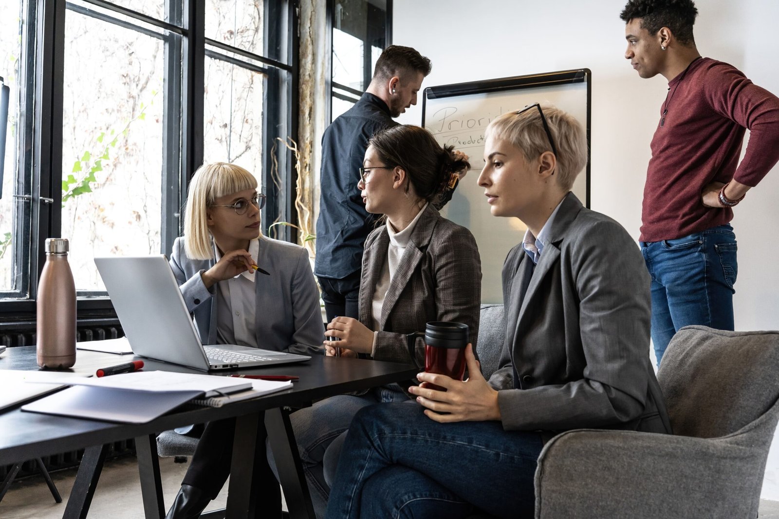 casual-marketing-executives-meeting-2023-11-27-05-18-02-utc