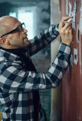 maniac-kidnapper-looks-at-the-ads-of-his-victims-2024-11-27-05-09-13-utc